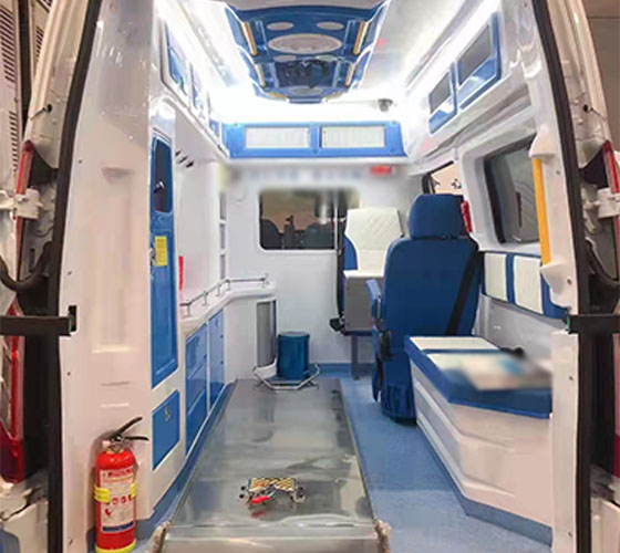 迭部县车辆内部展示